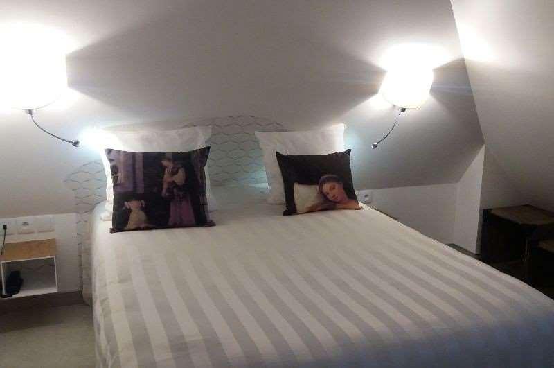 Hotel Versailles Chantiers Pokoj fotografie