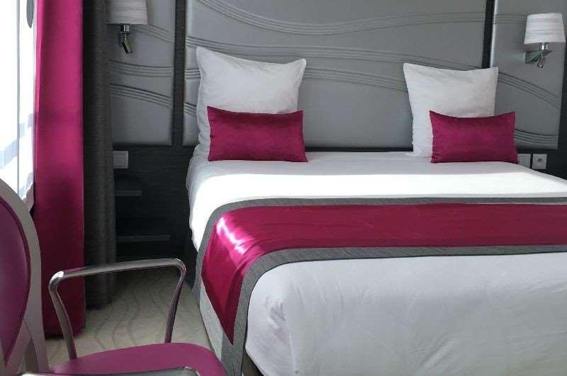Hotel Versailles Chantiers Pokoj fotografie
